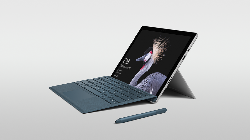 Microsoft a lansat generația a cincea a tabletei Surface Pro, cu procesoare Intel Kaby Lake, de generația a șaptea, baterie care ține 13,5 ore și conexiune 4G LTE