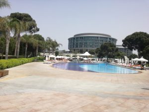 Romanii merg in special la hotelurile de lux din Antalya